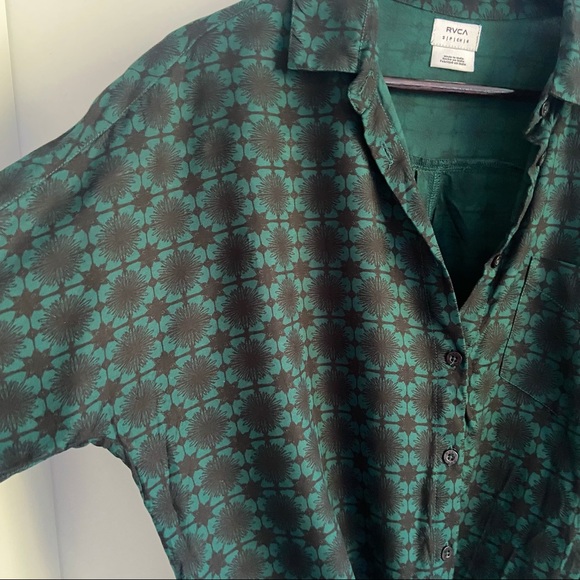 RVCA. Blouse. Size Small. - Picture 2 of 7